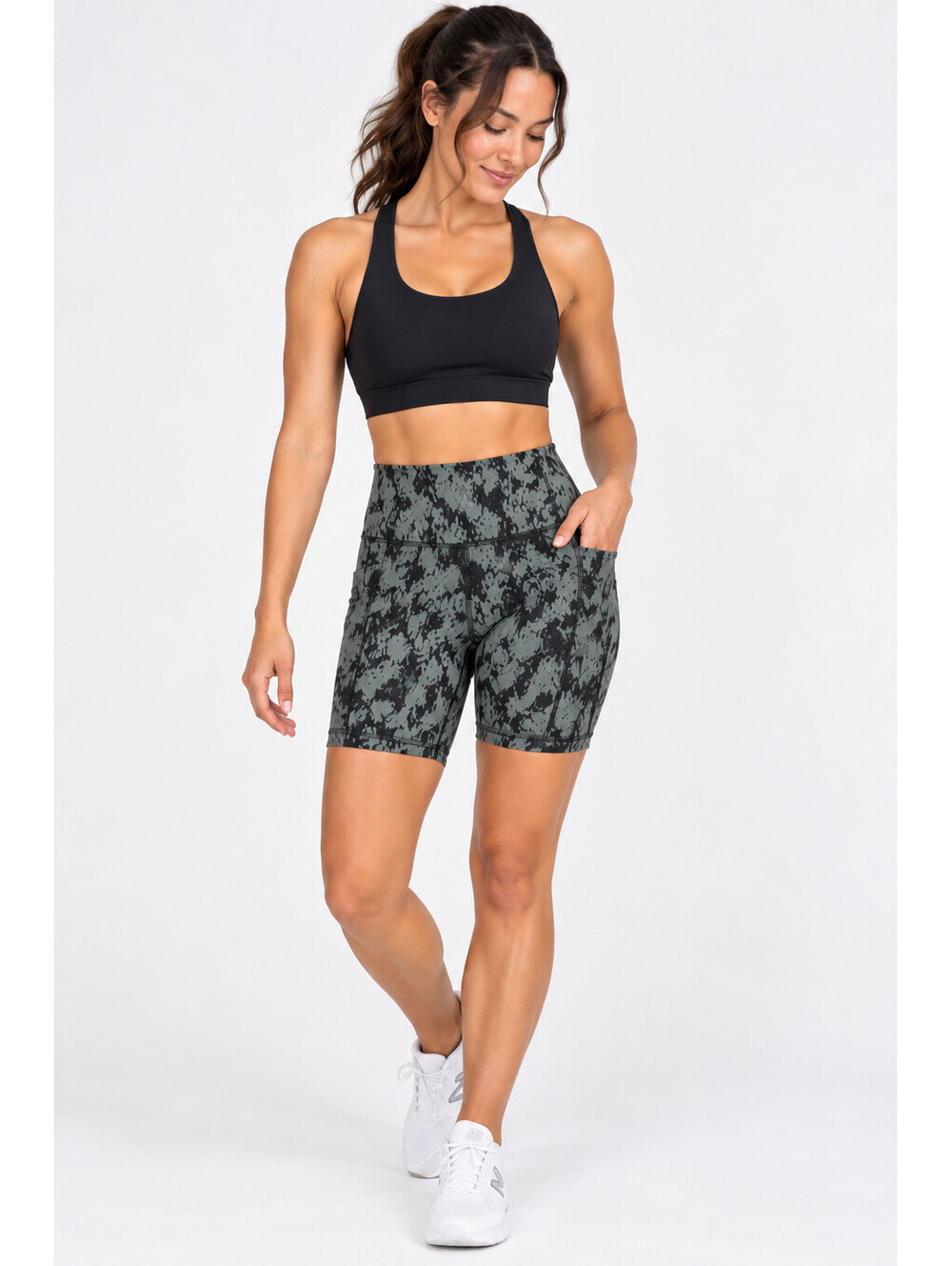Athleta Salutation Stash Pocket II 7" Shorts Women M Gray Black High Rise